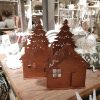 Pepparkakshus ljuslykta i rostig metall