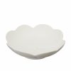 Fat i vitt porslin med vågig kant