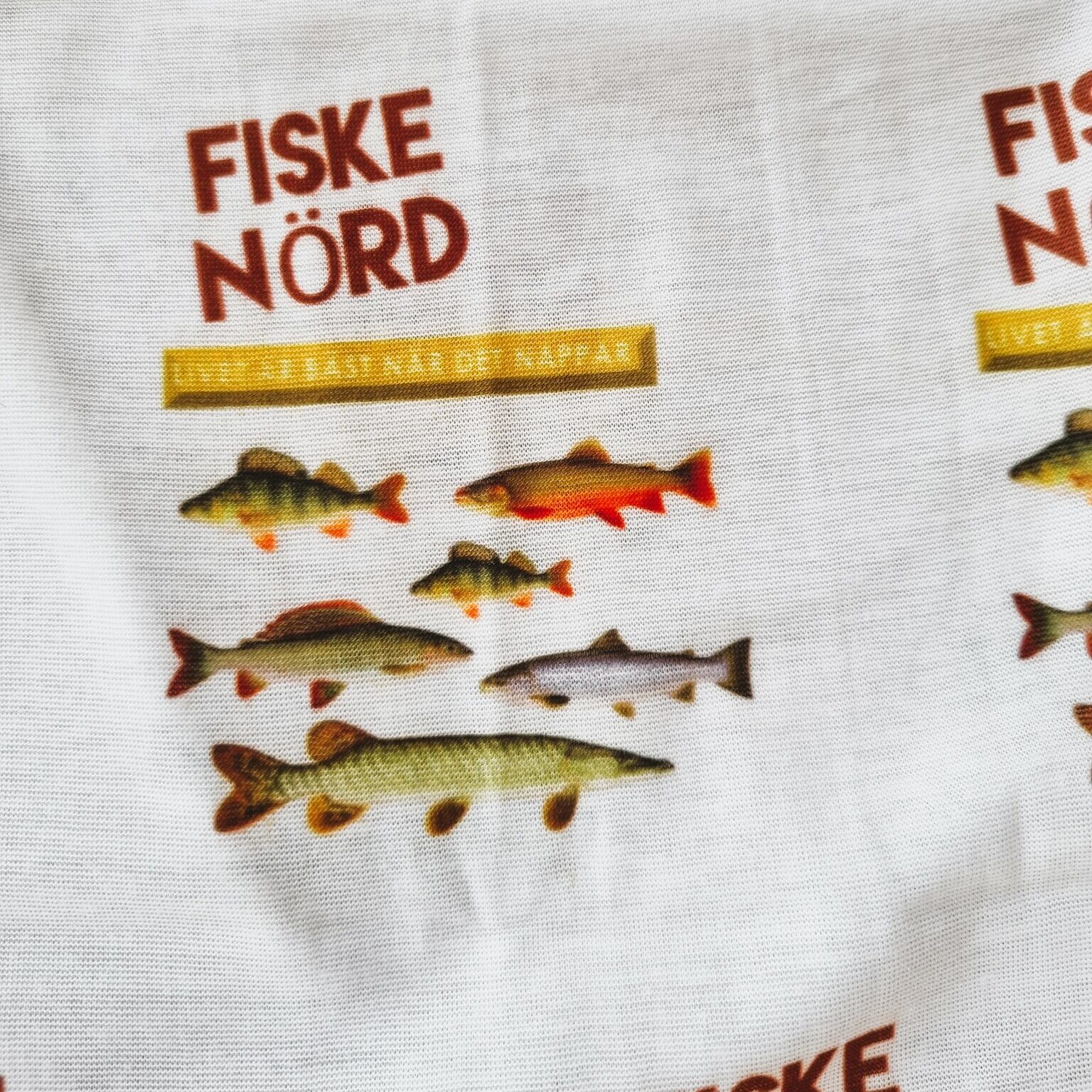 Bandana / Buff fiskenörd motiv text