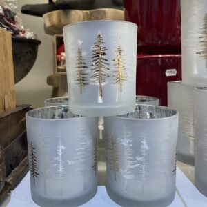 Ljuslykta frostat glas vit skog träd