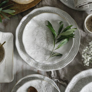 Majas Cottage fat assiett rund vit mandala happiness