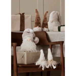 Sittande tomte i mjuk textil vit