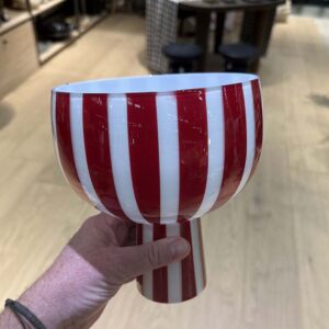 Glas skål på fot vit röd randig jul