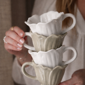 Majas Cottage mugg och fat mussla