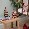Tomte elf med låda röd maileg samlarobjekt