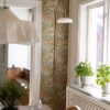Vägglampa i antik mässing och vit skärm 140 cm
